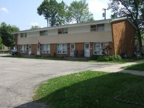 531-535 Pearl Ave in Loves Park, IL - Building Photo - Building Photo