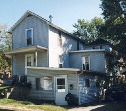 15 Clarke St, Unit 15B in Athens, OH - Foto de edificio - Building Photo