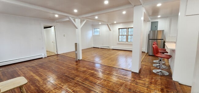 1206 Bassett Rd in Watertown, CT - Building Photo - Building Photo