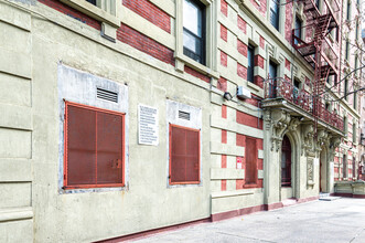 92 Saint Nicholas Ave in New York, NY - Building Photo - Building Photo