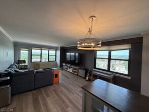 285 Aycrigg Ave in Passaic, NJ - Building Photo - Building Photo