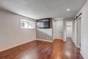 5300 E Cherry Creek S Dr in Denver, CO - Building Photo
