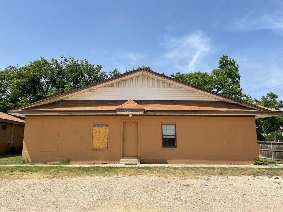 223 Hold St in Killeen, TX - Building Photo