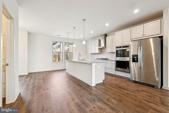 property at 46007 Woodpecker Sq