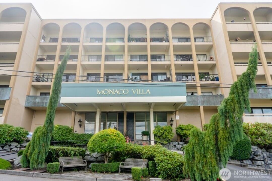 2929 76th Ave SE in Mercer Island, WA - Building Photo