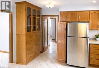 227 Templemead Dr in Hamilton, ON - Building Photo - Building Photo