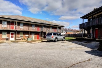 Charleswood Condo Apartments in Louisville, KY - Foto de edificio - Building Photo