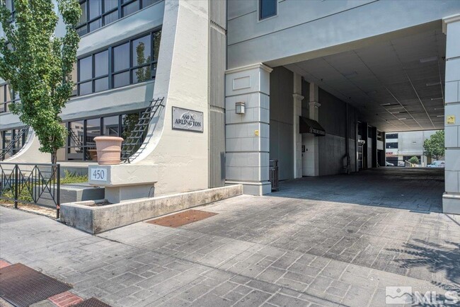450 N Arlington Ave in Reno, NV - Foto de edificio - Building Photo
