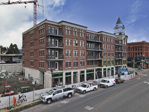 Fairhaven Towers in Bellingham, WA - Foto de edificio - Building Photo