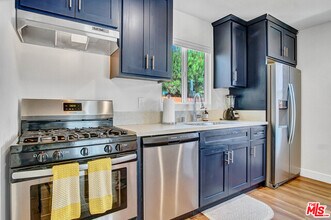 5325 9Th Ave-Unit -5327 in Los Angeles, CA - Building Photo - Building Photo