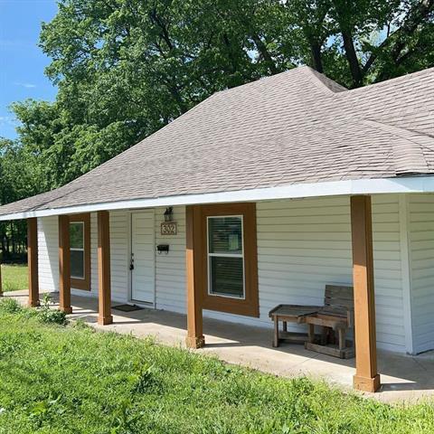 property at 302 S Rusk St