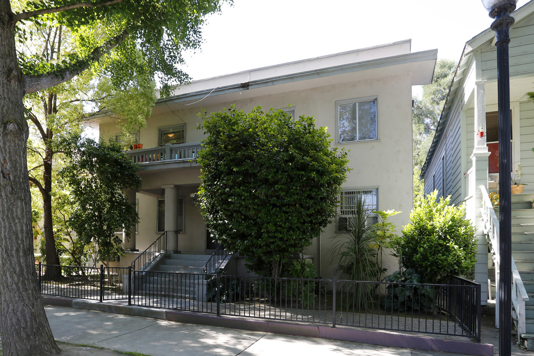 1814 O St in Sacramento, CA - Foto de edificio