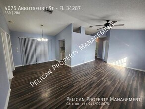 4075 Abbotsford St in North Port, FL - Building Photo - Building Photo