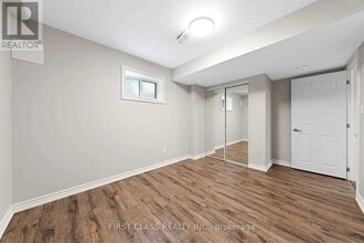 10 Leslie Ave in Barrie, ON - Building Photo - Building Photo