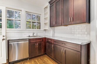 1515 E Lakeview Ave in Pensacola, FL - Building Photo - Building Photo