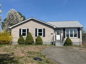 21346 Village Ct in Great Mills, MD - Building Photo