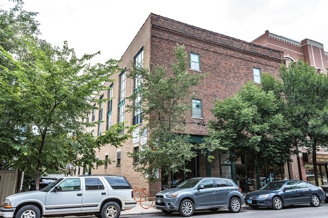 property at 3107 N Sheffield Ave