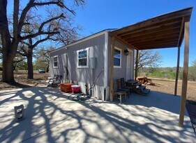 685 Englehart, Unit 409 in San Antonio, TX - Building Photo