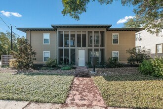 442 E Huisache Ave in San Antonio, TX - Building Photo - Building Photo