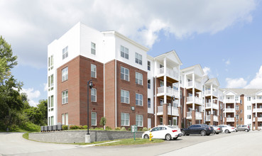 Crossroad Towers in Pittsburgh, PA - Building Photo - Building Photo