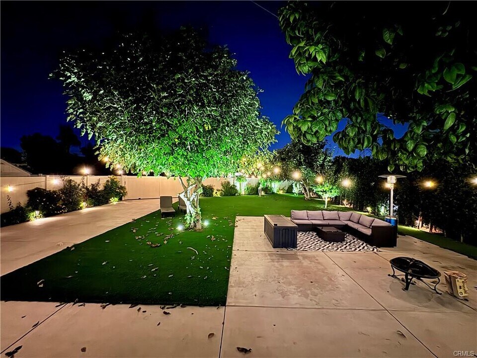 502 N Avon St in Burbank, CA - Building Photo