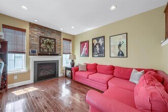 16 Gillian Ct in Monroe, NY - Building Photo - Building Photo