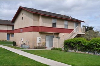 Paso Robles Gardens in Paso Robles, CA - Building Photo - Building Photo