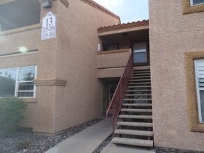 1150 N Buffalo Dr in Las Vegas, NV - Building Photo - Building Photo