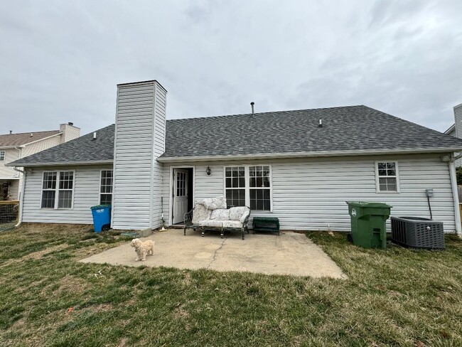 1026 Thorncrest Dr in Fletcher, NC - Foto de edificio - Building Photo