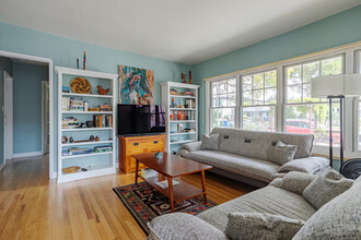 3645 S Barrington Ave in Los Angeles, CA - Building Photo - Building Photo