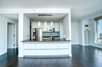 306 Gold St in Brooklyn, NY - Building Photo - Building Photo