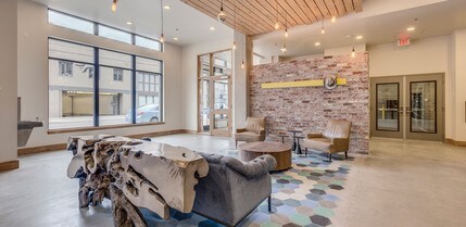 888 in Portland, OR - Building Photo - Lobby