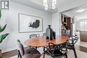 10610 Bathurst St in Richmond Hill, ON - Building Photo - Building Photo