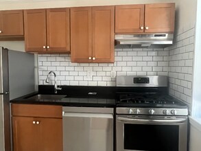 8 Walnut St in Everett, MA - Building Photo - Building Photo