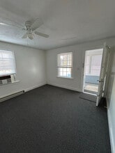 1941 E Ocean View Ave, Unit 1 in Norfolk, VA - Building Photo - Building Photo
