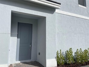 116 NE 13th St in Homestead, FL - Building Photo - Building Photo