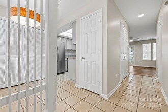 2956 Iron Gate Ln in Charlotte, NC - Building Photo - Building Photo