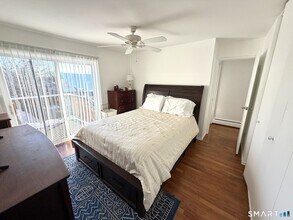 151 Courtland Ave in Stamford, CT - Foto de edificio - Building Photo