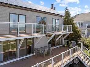 2 Windward Way in Fairhaven, MA - Foto de edificio - Building Photo