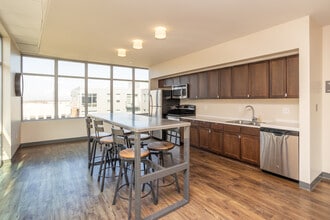 Canopy Lofts in Lincoln, NE - Foto de edificio - Interior Photo