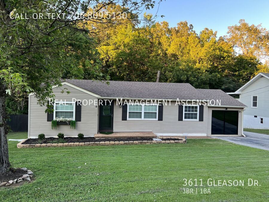 3611 Gleason Dr in Chattanooga, TN - Building Photo
