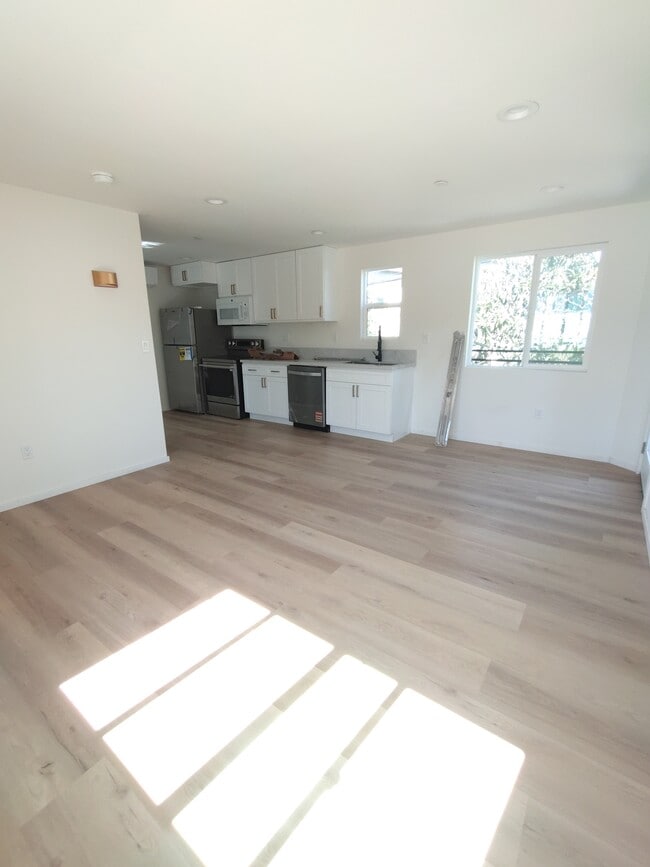 3730 Tuller Ave, Unit 3730 1/2 Tuller avenue