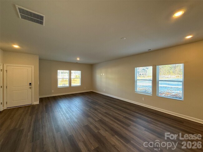 125 Utility Ln in Mooresville, NC - Building Photo - Building Photo