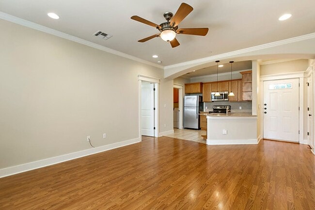 508 Elmwood Pl