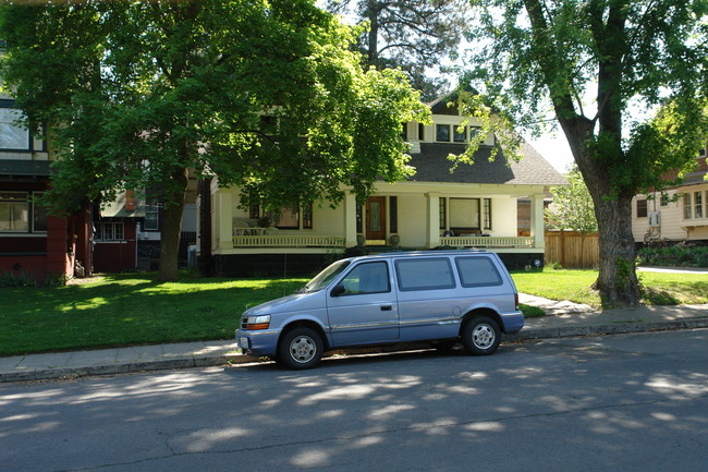 907 S Adams St in Spokane, WA - Building Photo - Building Photo