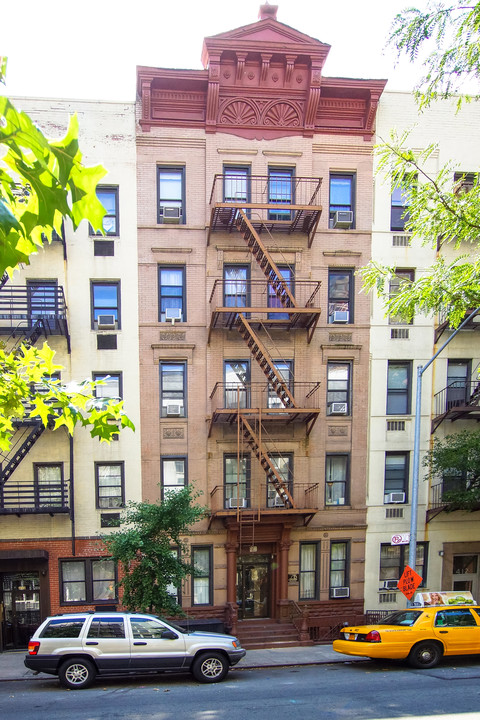 414 E 83rd St in New York, NY - Building Photo