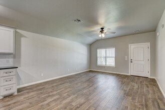 618 Juniper St in Washington, OK - Building Photo - Building Photo