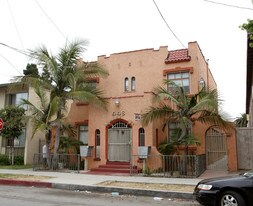 Berro Asset Building #0026 in Long Beach, CA - Building Photo