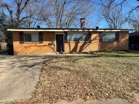 5321 Carnation St in Bossier City, LA - Building Photo