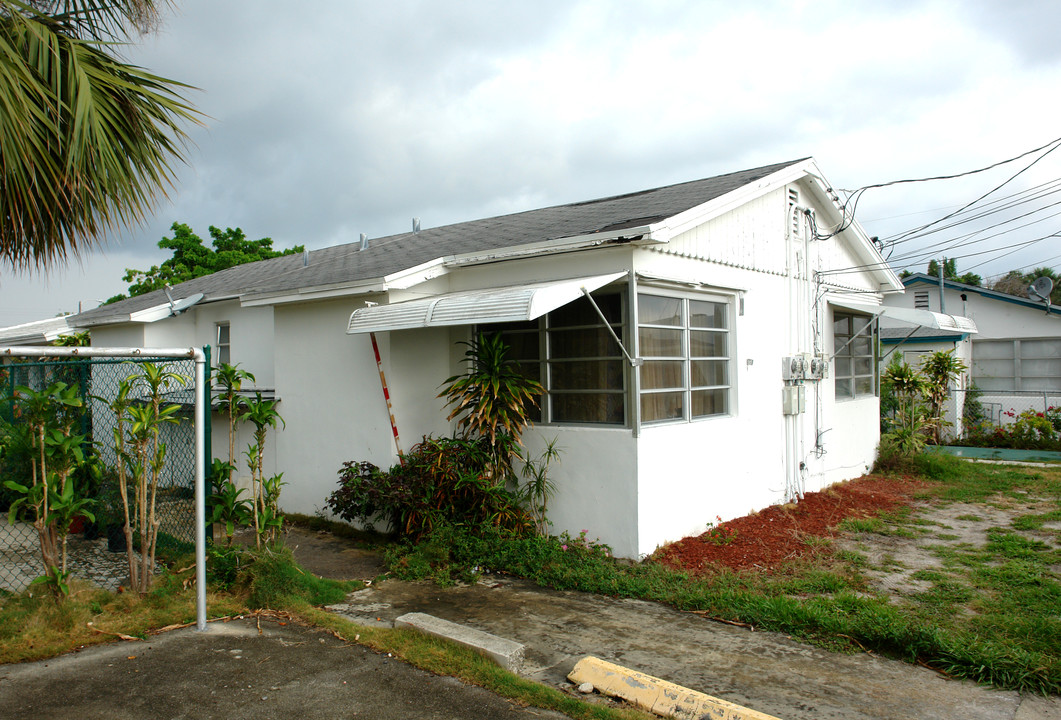 628 N M St in Lake Worth, FL - Building Photo